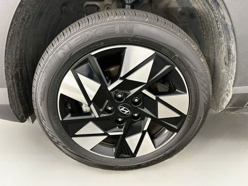 Used 2025 Hyundai Kona SEL AWD/4WD image 35
