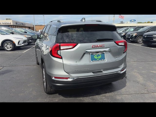Certified 2024 GMC Terrain SLT w/ LPO, Floor Liner Package FWD image 7