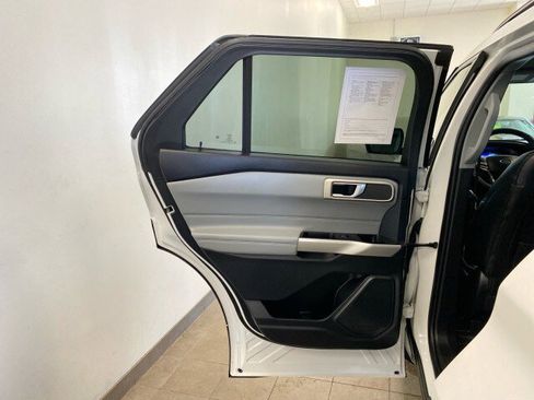 Used 2023 Ford Explorer XLT w/ Equipment Group 202A image 11