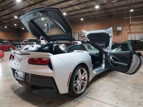 Used 2015 Chevrolet Corvette Stingray Coupe w/ Battery Protection Package RWD image 29