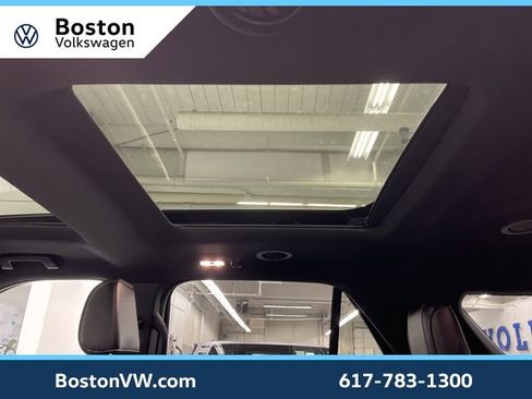 Used 2019 Ford Explorer Platinum image 28