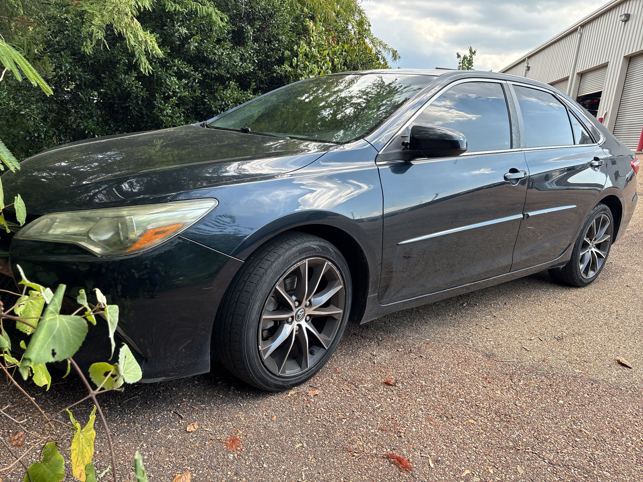 Used 2015 Toyota Camry XSE w/ Moonroof Package FWD image 1