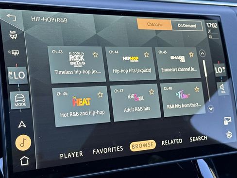 Used 2025 Land Rover Range Rover Sport SE image 20