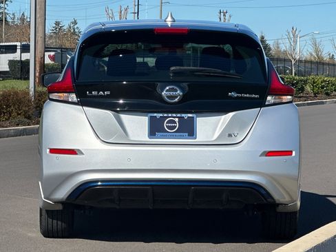 Used 2022 Nissan Leaf SV image 4