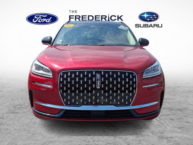 Used 2025 Lincoln Corsair Grand Touring w/ Towing Package AWD/4WD image 2