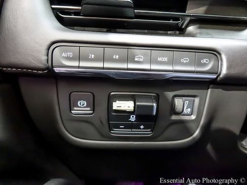Used 2023 Cadillac Escalade ESV Sport Platinum w/ LPO, ONYX Package AWD/4WD image 22