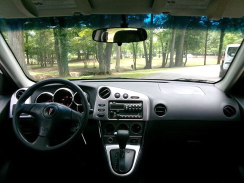 Used 2005 Pontiac Vibe w/ Power Group Value Package FWD image 14