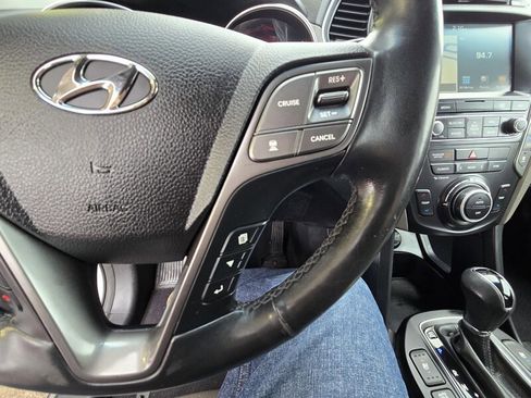 Used 2017 Hyundai Santa Fe Limited image 16