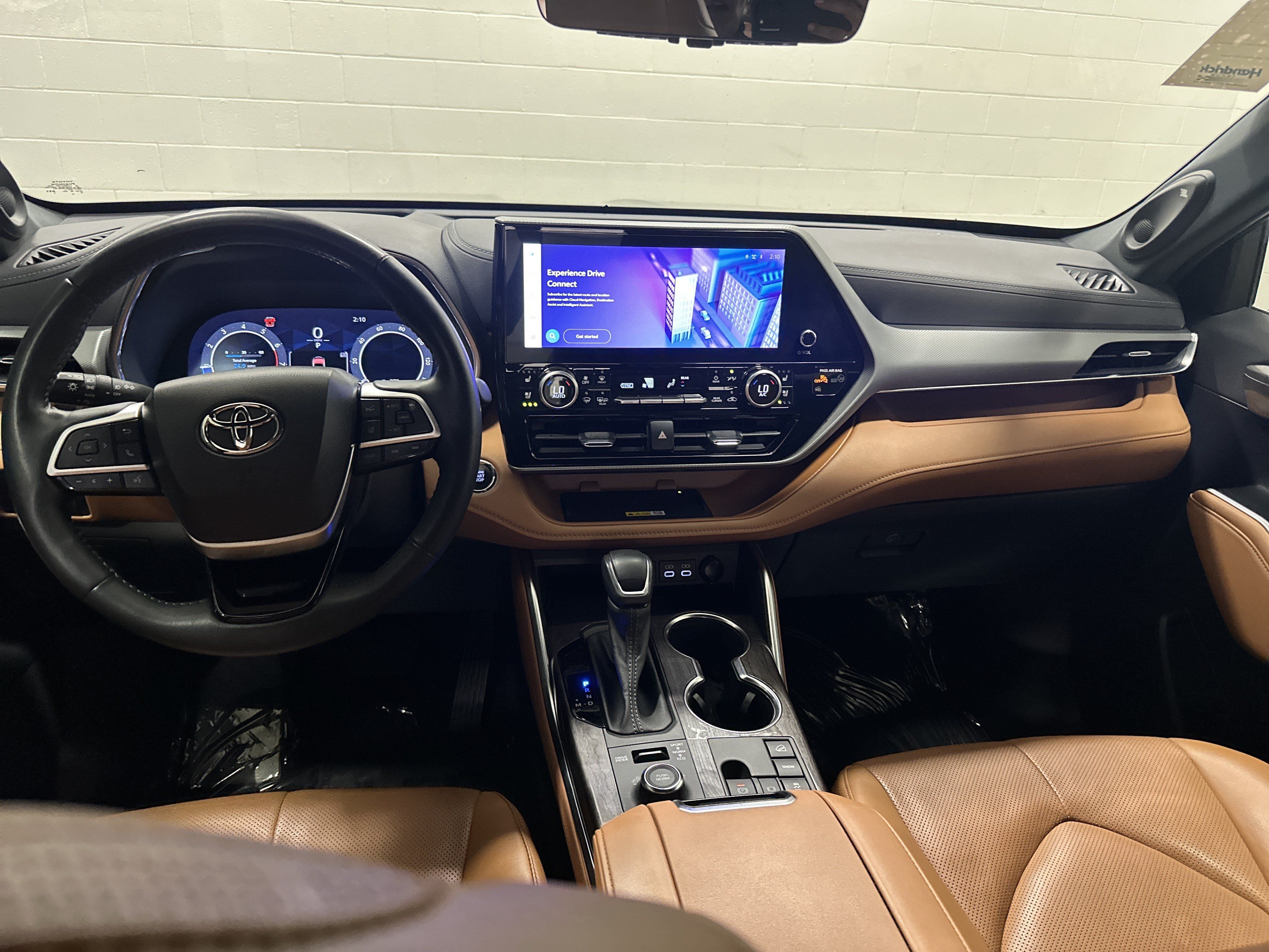 Used 2023 Toyota Highlander Platinum AWD/4WD image 29