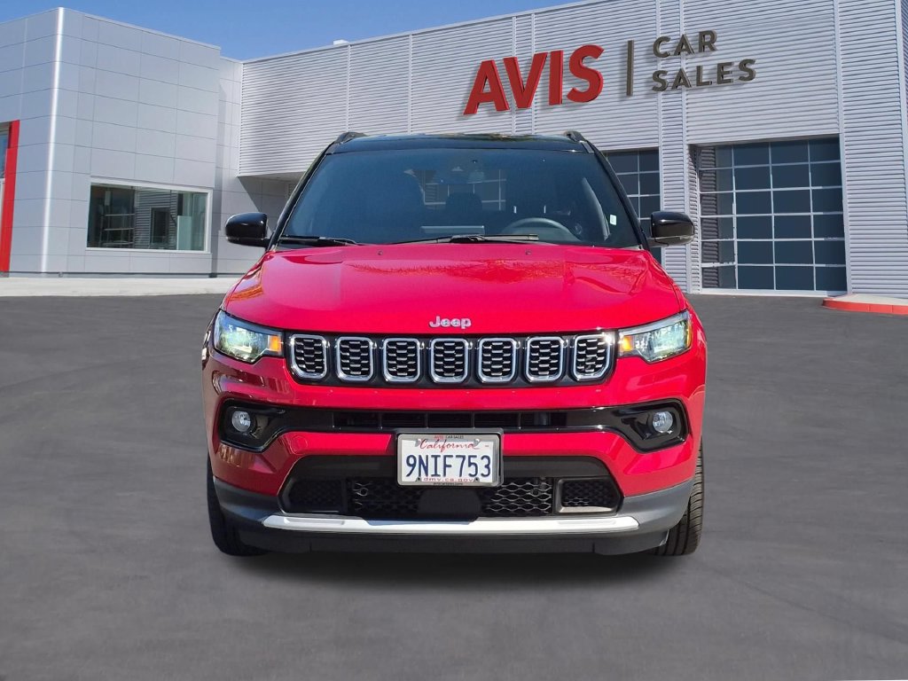 Used 2025 Jeep Compass Limited AWD/4WD image 2