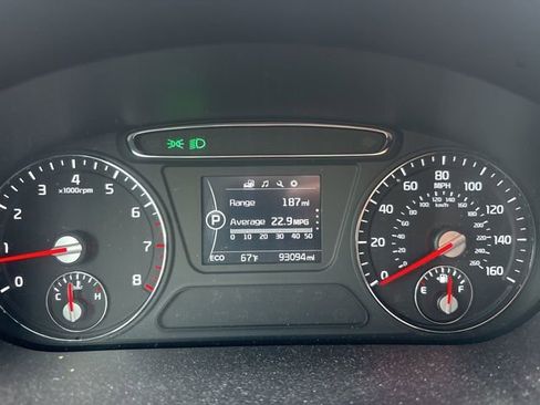 Used 2017 Kia Sorento AWD w/ LX Convenience Package image 8