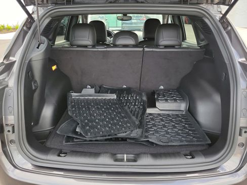 Used 2021 Jeep Compass Latitude FWD image 30