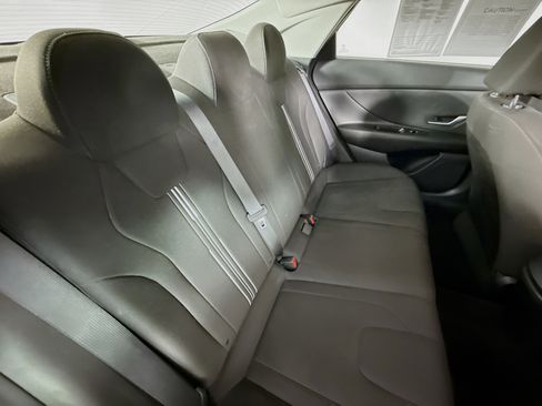 Used 2023 Hyundai Elantra SEL image 33