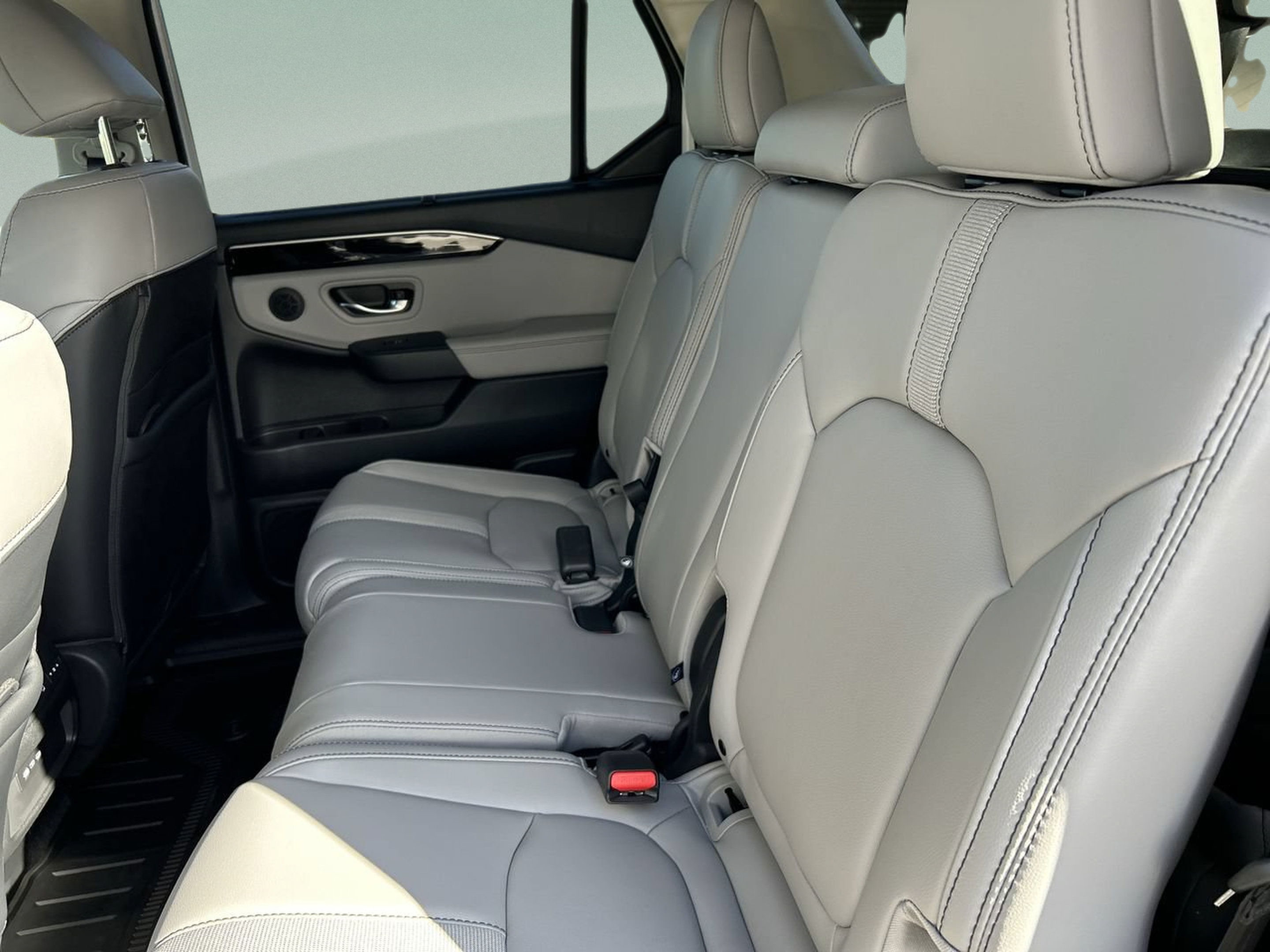 Used 2024 Honda Pilot Touring image 18