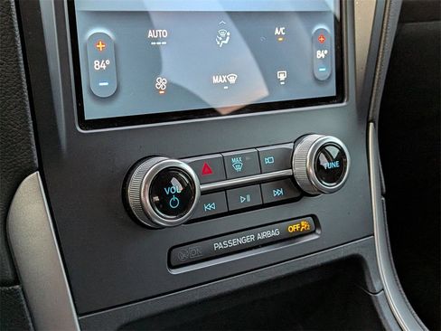 Used 2022 Ford Edge SE w/ Black Appearance Package image 14