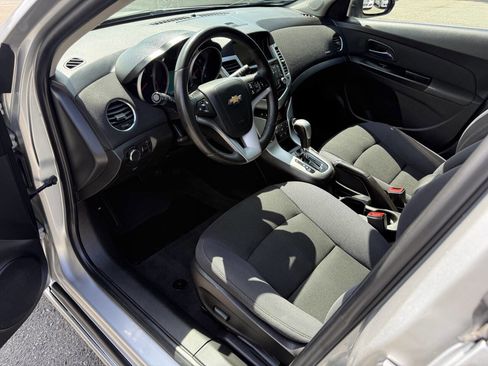 Used 2014 Chevrolet Cruze LT FWD image 8