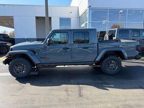 New 2026 Jeep Gladiator Sport image 6