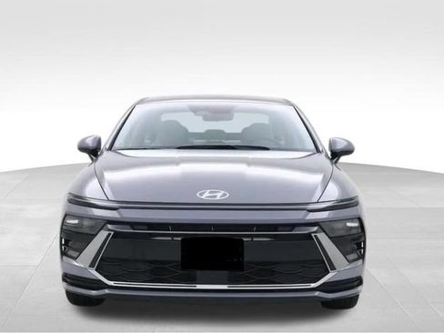 Used 2025 Hyundai Sonata SEL FWD image 2