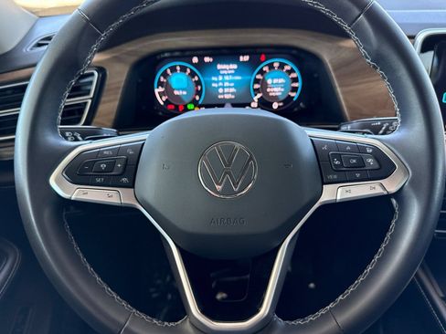 Used 2024 Volkswagen Atlas SE AWD/4WD image 35