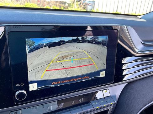 Used 2025 Toyota Camry LE image 28