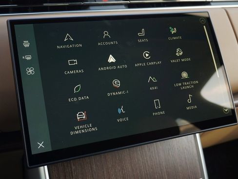 New 2025 Land Rover Range Rover SE image 22