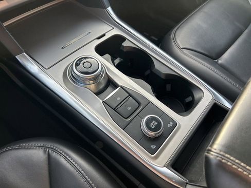 Used 2023 Ford Explorer XLT w/ Equipment Group 202A image 33