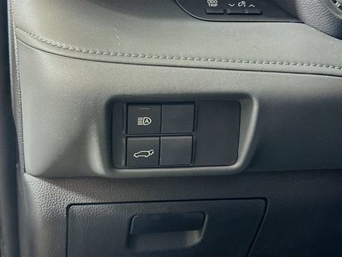 Used 2022 Toyota Highlander XLE AWD/4WD image 10