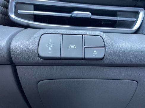 Certified 2023 Hyundai Elantra SEL w/ Convenience Package FWD image 22