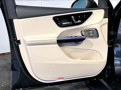 New 2026 Mercedes-Benz GLC 300 4MATIC image 11