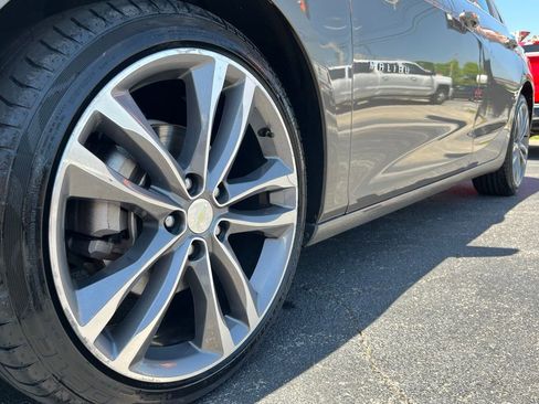 Used 2020 Chevrolet Malibu LT FWD image 11