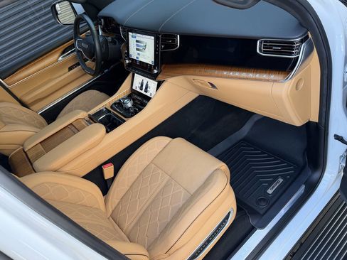 Used 2022 Jeep Grand Wagoneer Series III image 25