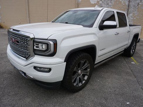 Used 2016 GMC Sierra 1500 Denali w/ Enhanced Driver Alert Package image 4