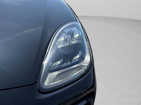 Used 2022 Porsche Cayenne Coupe AWD/4WD image 46