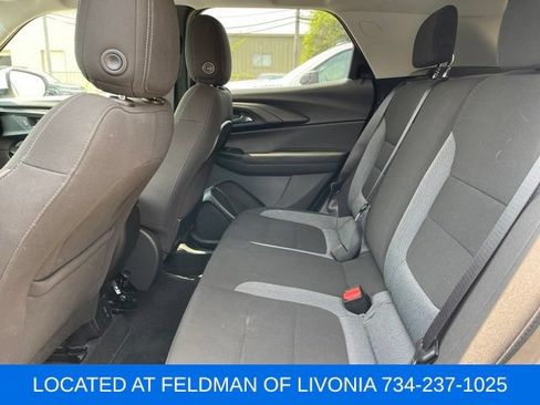 Used 2022 Chevrolet TrailBlazer LT w/ Convenience Package FWD image 9