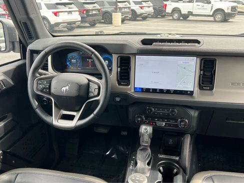 Used 2025 Ford Bronco Outer Banks w/ Sasquatch Package AWD/4WD image 23