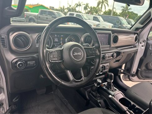 Used 2019 Jeep Wrangler Unlimited Sport S AWD/4WD image 19