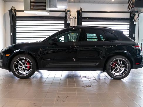Certified 2024 Porsche Macan S AWD/4WD image 2