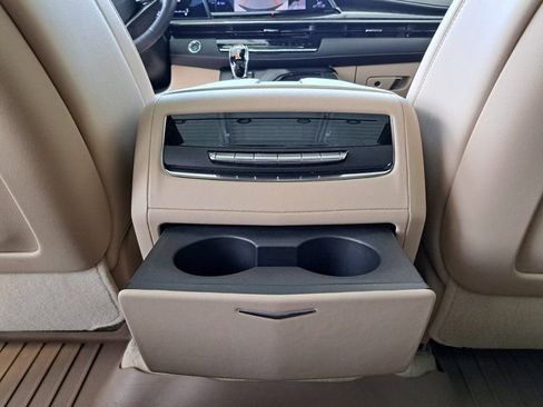 Used 2023 Cadillac Escalade Premium Luxury w/ LPO, Radiant Package AWD/4WD image 32