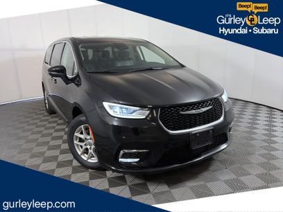 Used 2023 Chrysler Pacifica Touring-L