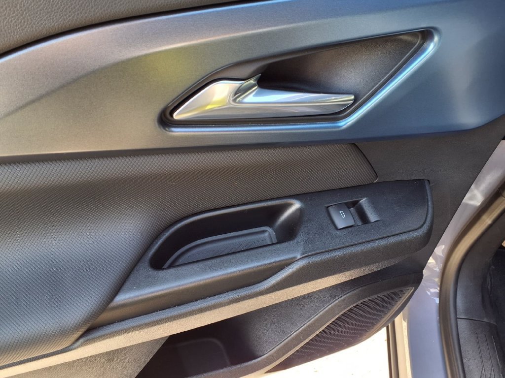 Used 2025 Chevrolet Equinox EV LT w/ Convenience Package FWD image 20