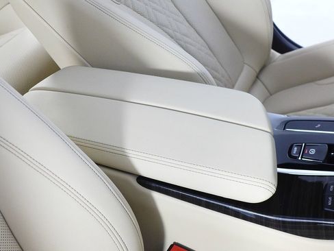 Used 2023 BMW 530i 530i w/ Convenience Package image 16