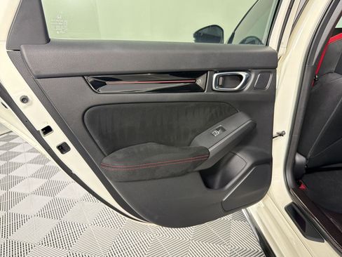 Used 2025 Honda Civic Type R image 17
