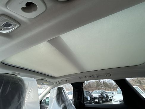 New 2025 Volvo XC60 B5 Core w/ Protection Package Premier image 14