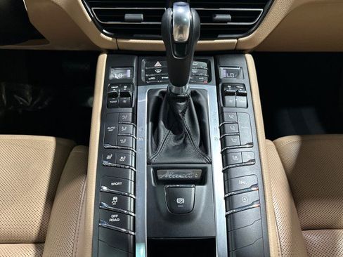 Used 2019 Porsche Macan AWD/4WD image 64