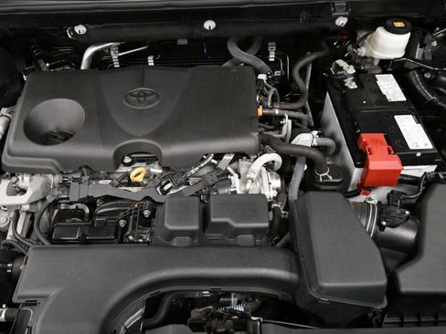 Certified 2023 Toyota RAV4 LE image 32