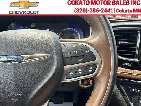 Used 2017 Chrysler Pacifica Limited w/ UConnect Theater Package FWD image 31