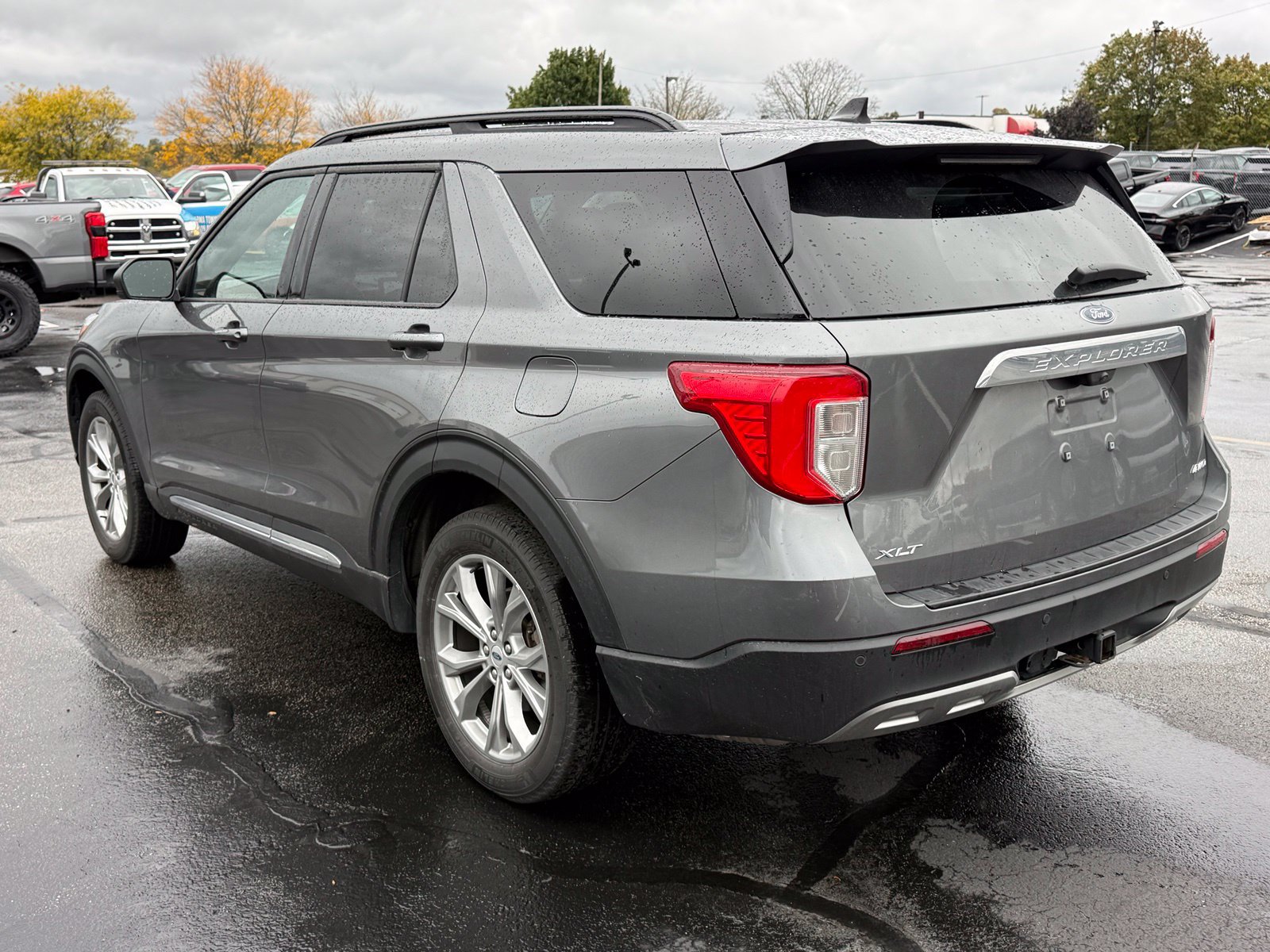 Used 2023 Ford Explorer XLT w/ Equipment Group 202A AWD/4WD image 6