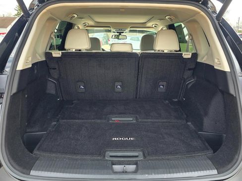 Used 2023 Nissan Rogue SL w/ SL Premium Package image 18