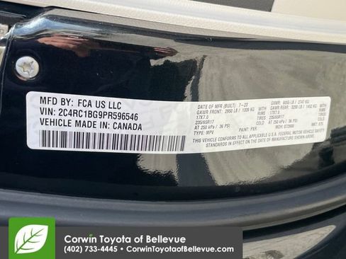 Used 2023 Chrysler Pacifica Touring-L image 23