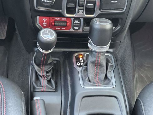 Used 2020 Jeep Gladiator Rubicon AWD/4WD image 27